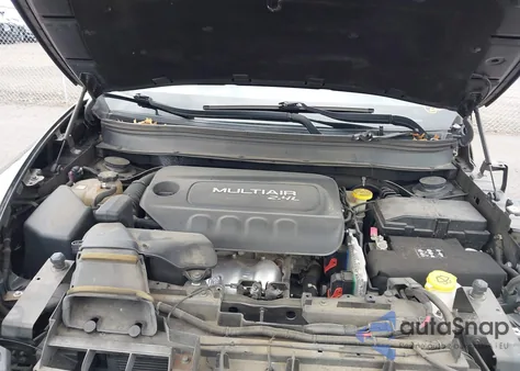 2015 Jeep Cherokee Latitude из США, поврежденный, VIN 1C4PJMCB5FW733859